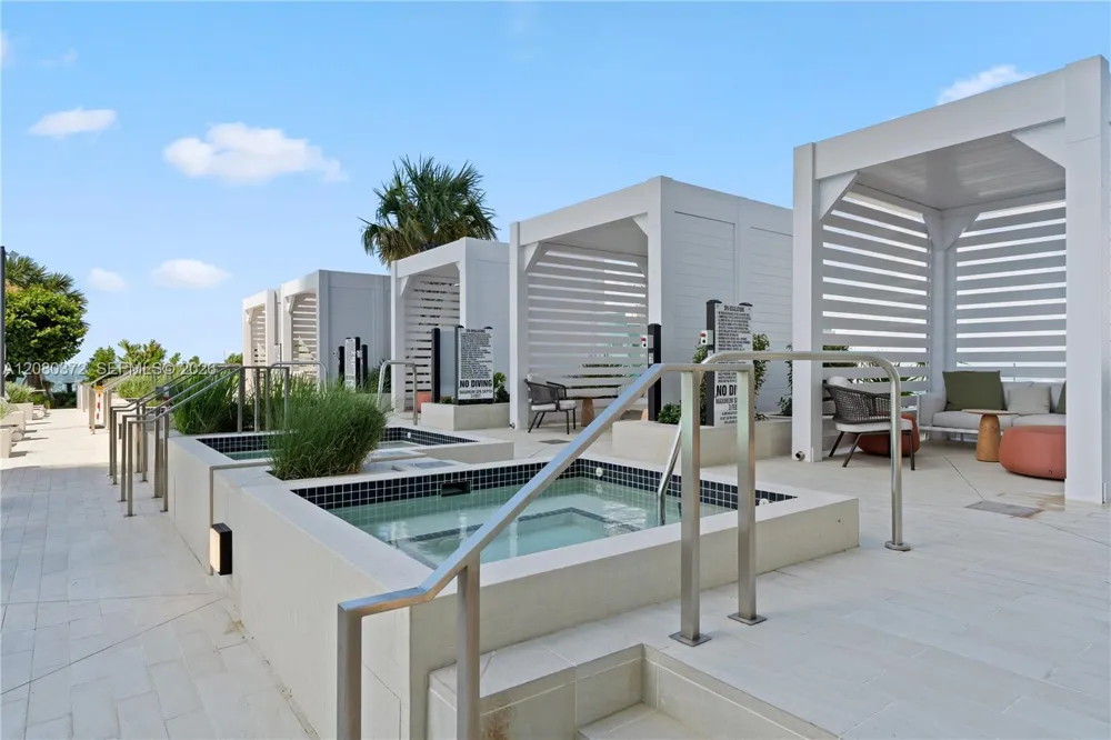 300 Biscayne Blvd Way #4102 Miami, FL 33131
