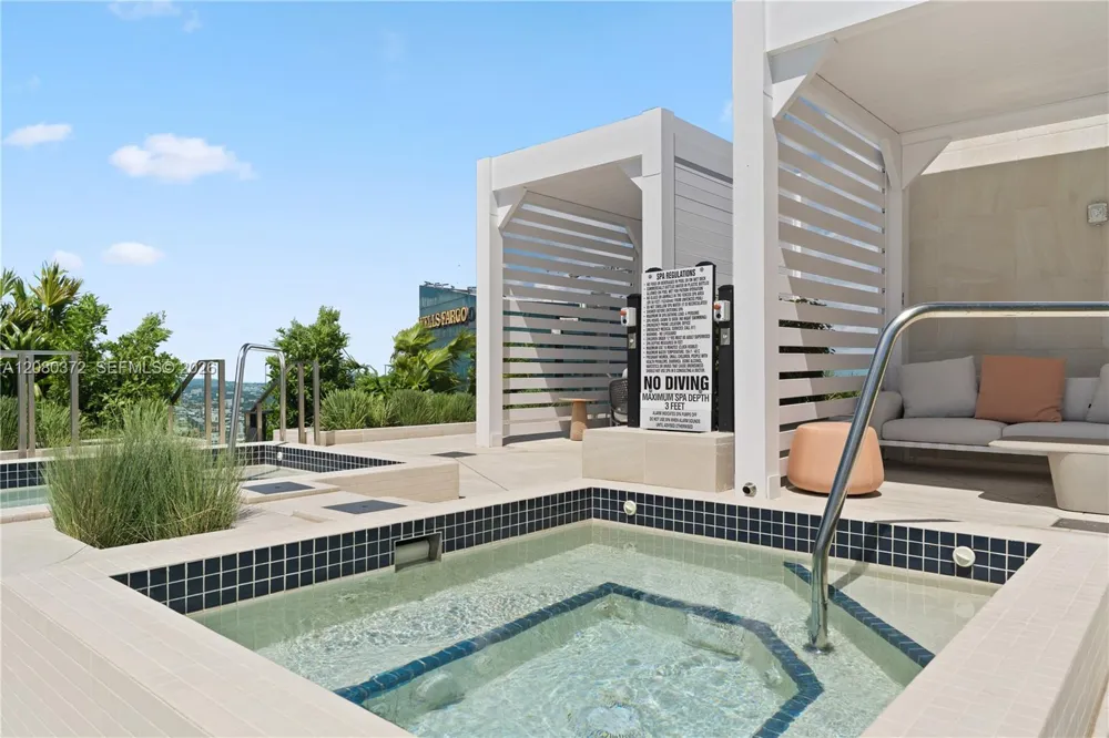 300 Biscayne Blvd Way #4102 Miami, FL 33131