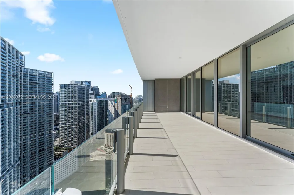 300 Biscayne Blvd Way #4102 Miami, FL 33131