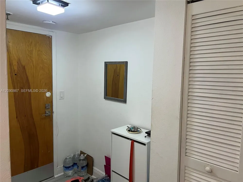 2457 Collins Ave #202 Miami Beach, FL 33140