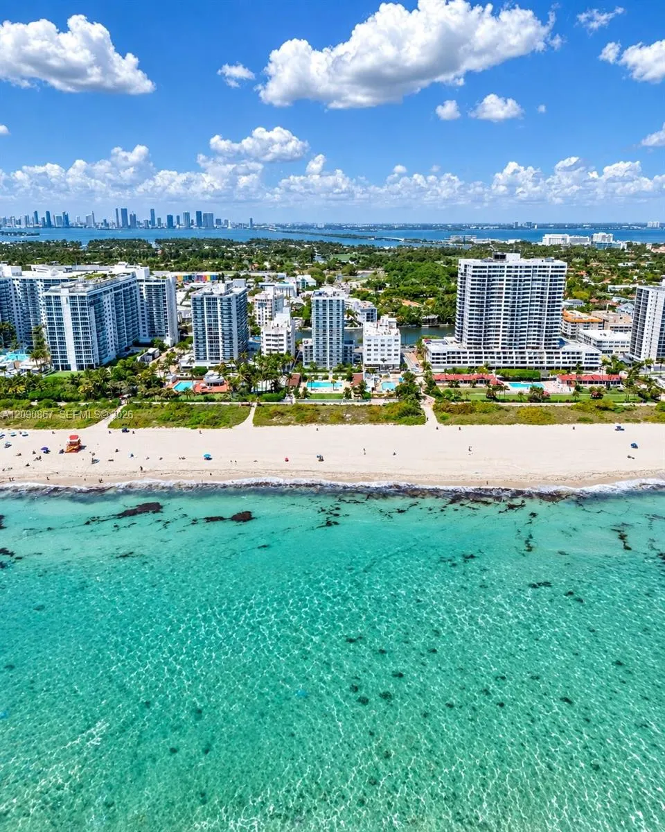 2457 Collins Ave #202 Miami Beach, FL 33140
