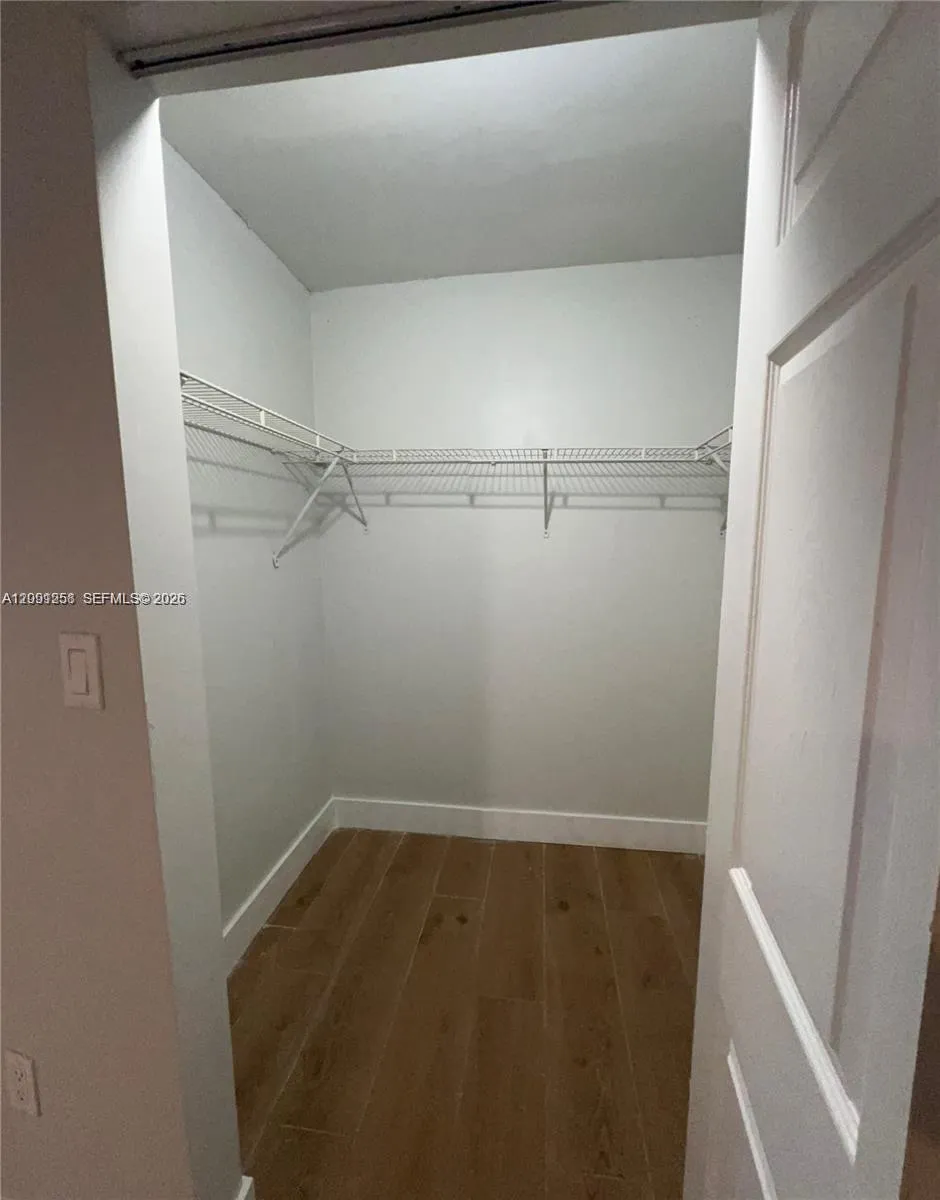 14964 SW 74th Ter #14964 Miami, FL 33193