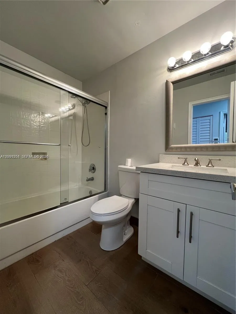 14964 SW 74th Ter #14964 Miami, FL 33193