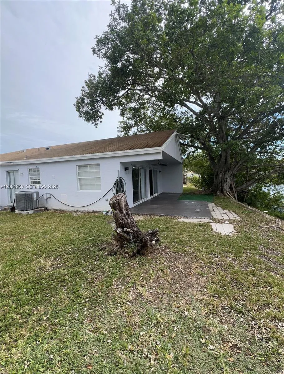 14964 SW 74th Ter #14964 Miami, FL 33193