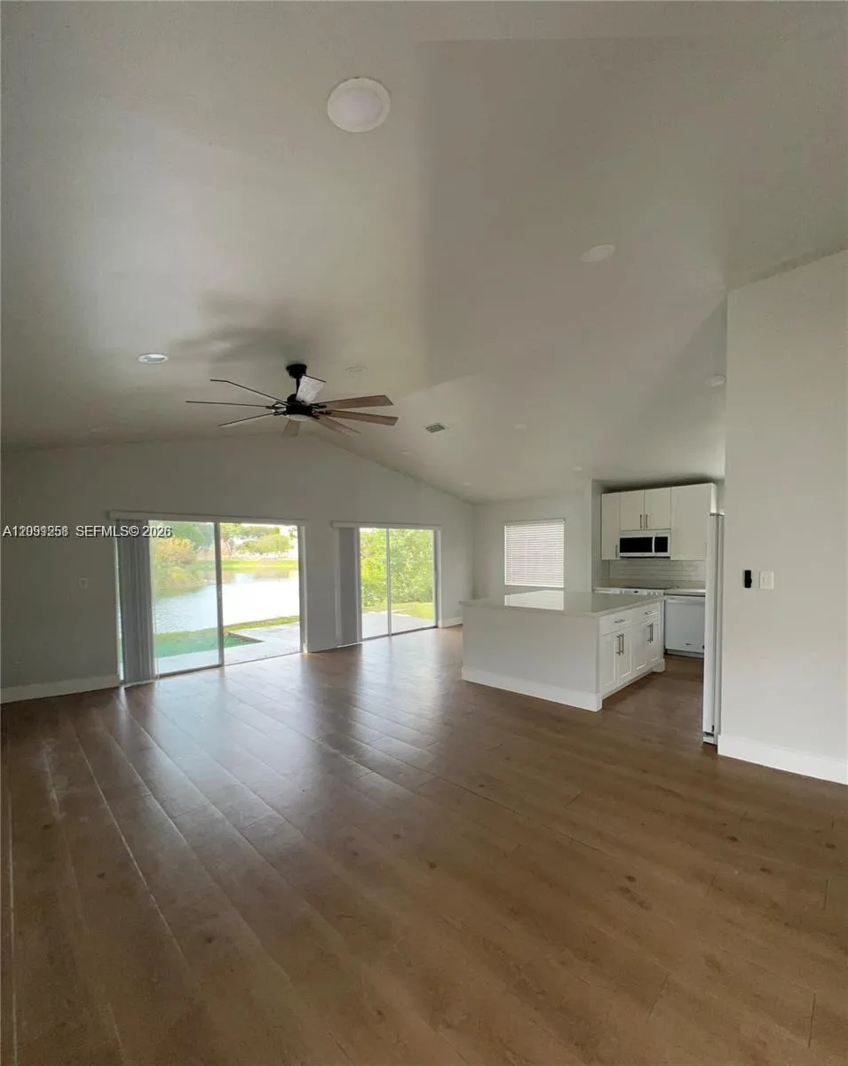 14964 SW 74th Ter #14964 Miami, FL 33193