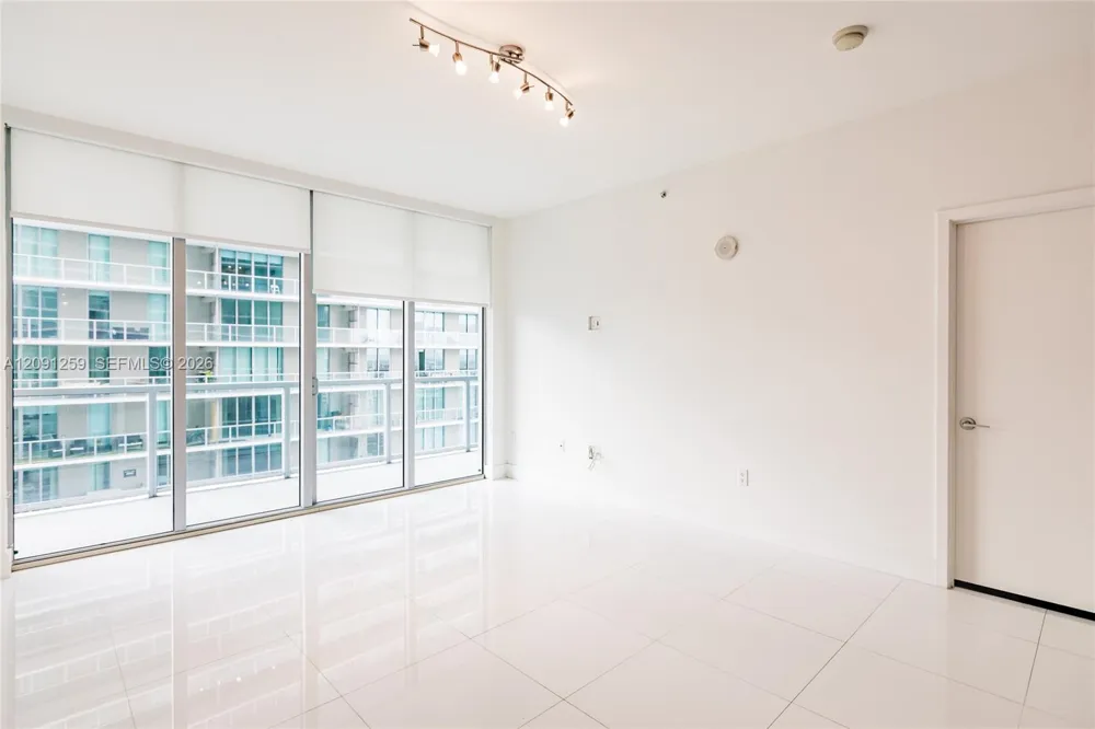 1111 SW 1st Ave #3216 Miami, FL 33130