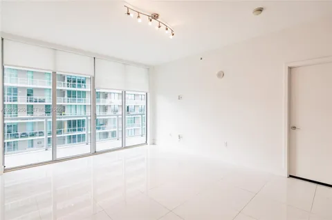 1111 SW 1st Ave #3216
