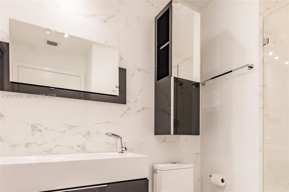 1111 SW 1st Ave #3216 Miami, FL 33130