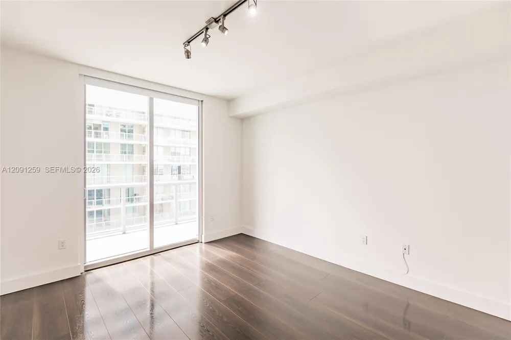 1111 SW 1st Ave #3216 Miami, FL 33130