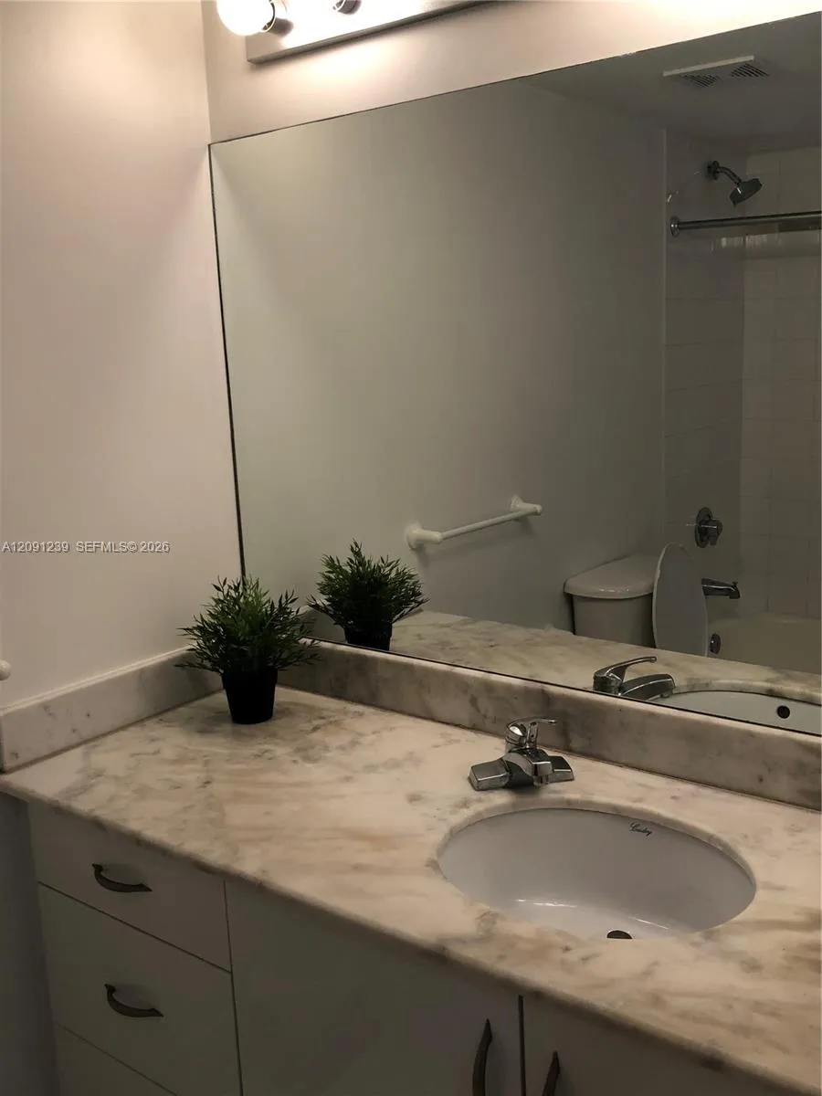 1200 Brickell Bay Dr #2416 Miami, FL 33131
