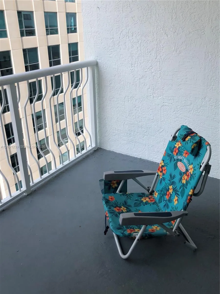 1200 Brickell Bay Dr #2416 Miami, FL 33131