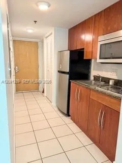 1200 Brickell Bay Dr #2416 Miami, FL 33131