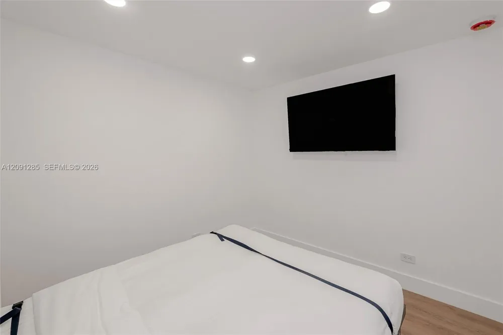 2301 Collins Ave #834 Miami Beach, FL 33139