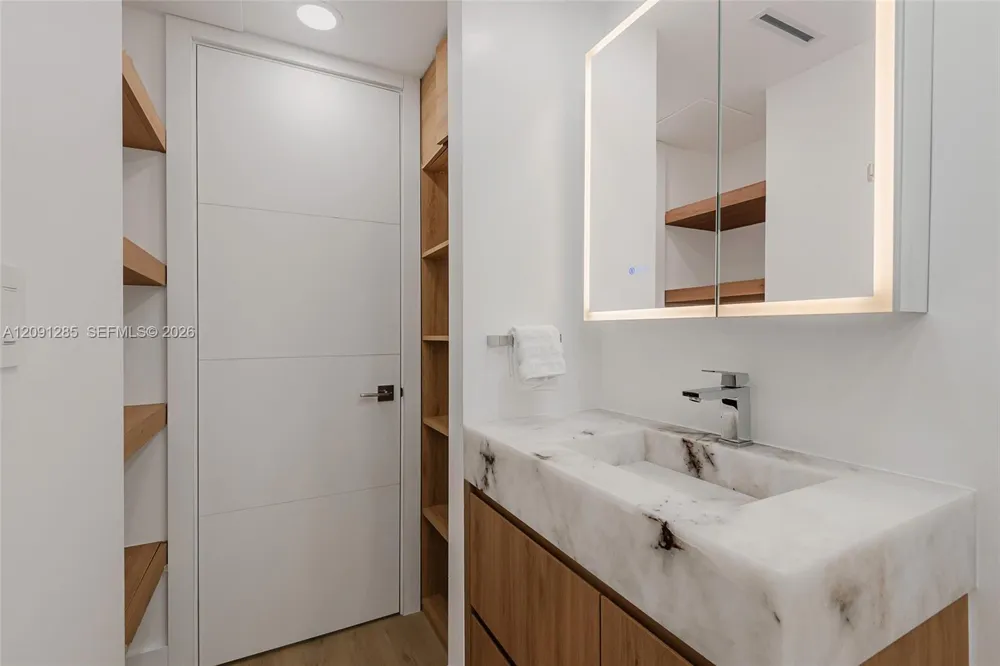 2301 Collins Ave #834 Miami Beach, FL 33139