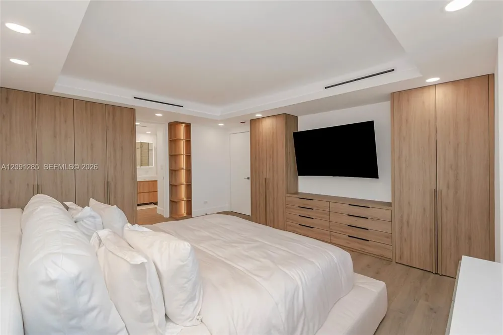 2301 Collins Ave #834 Miami Beach, FL 33139