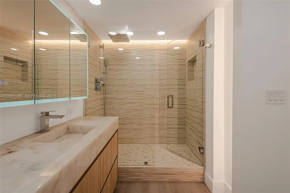2301 Collins Ave #834 Miami Beach, FL 33139
