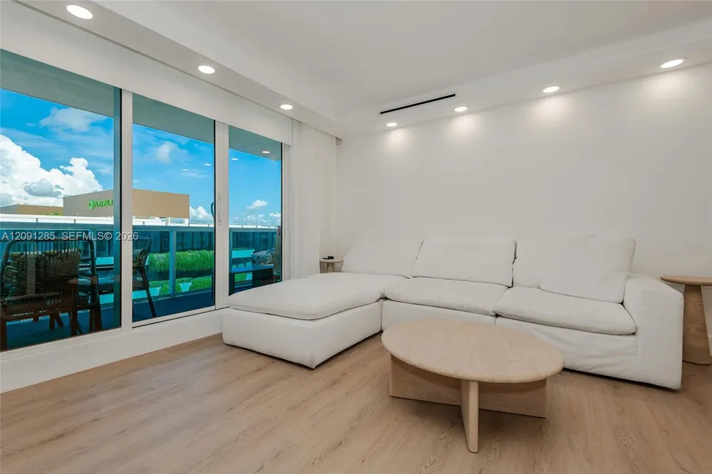 2301 Collins Ave #834 Miami Beach, FL 33139