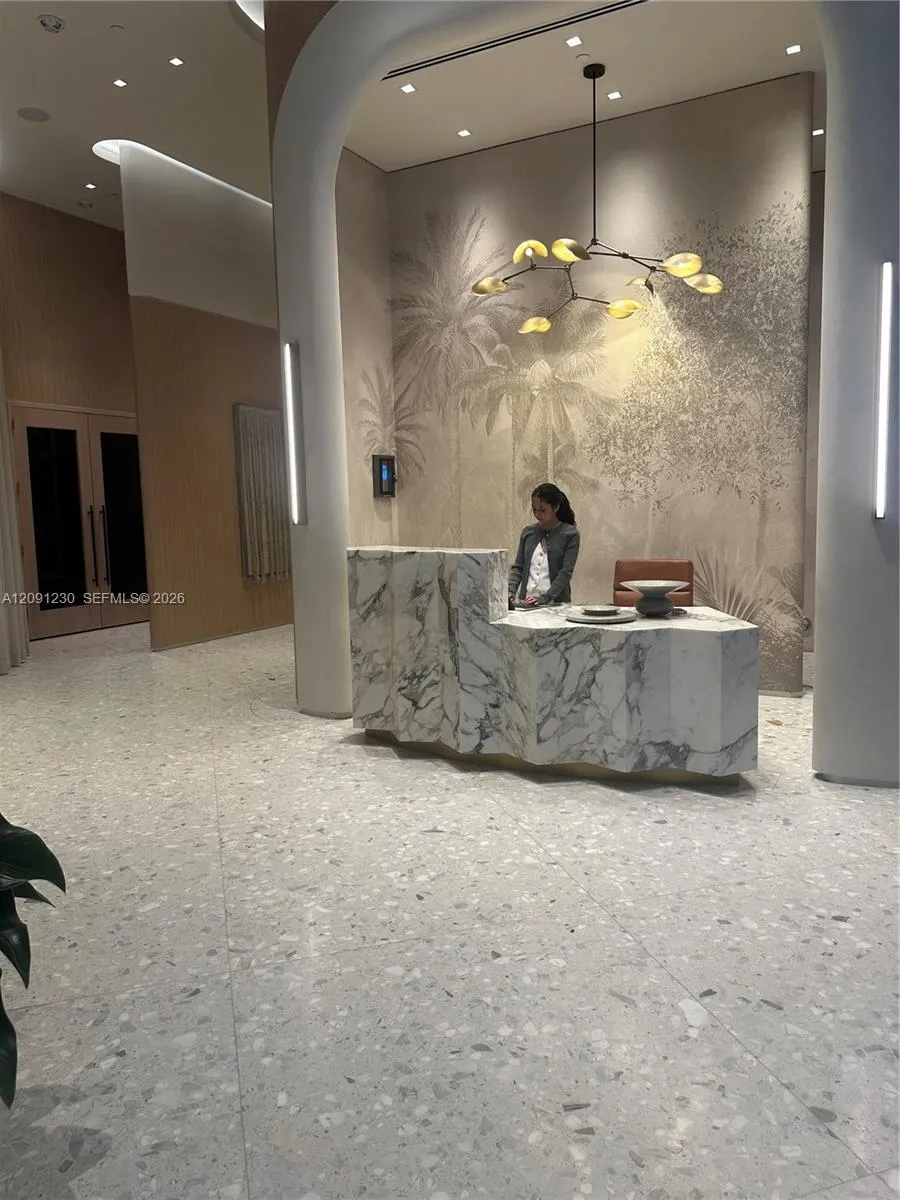 77 SE 5th st #2506 Miami, FL 33131