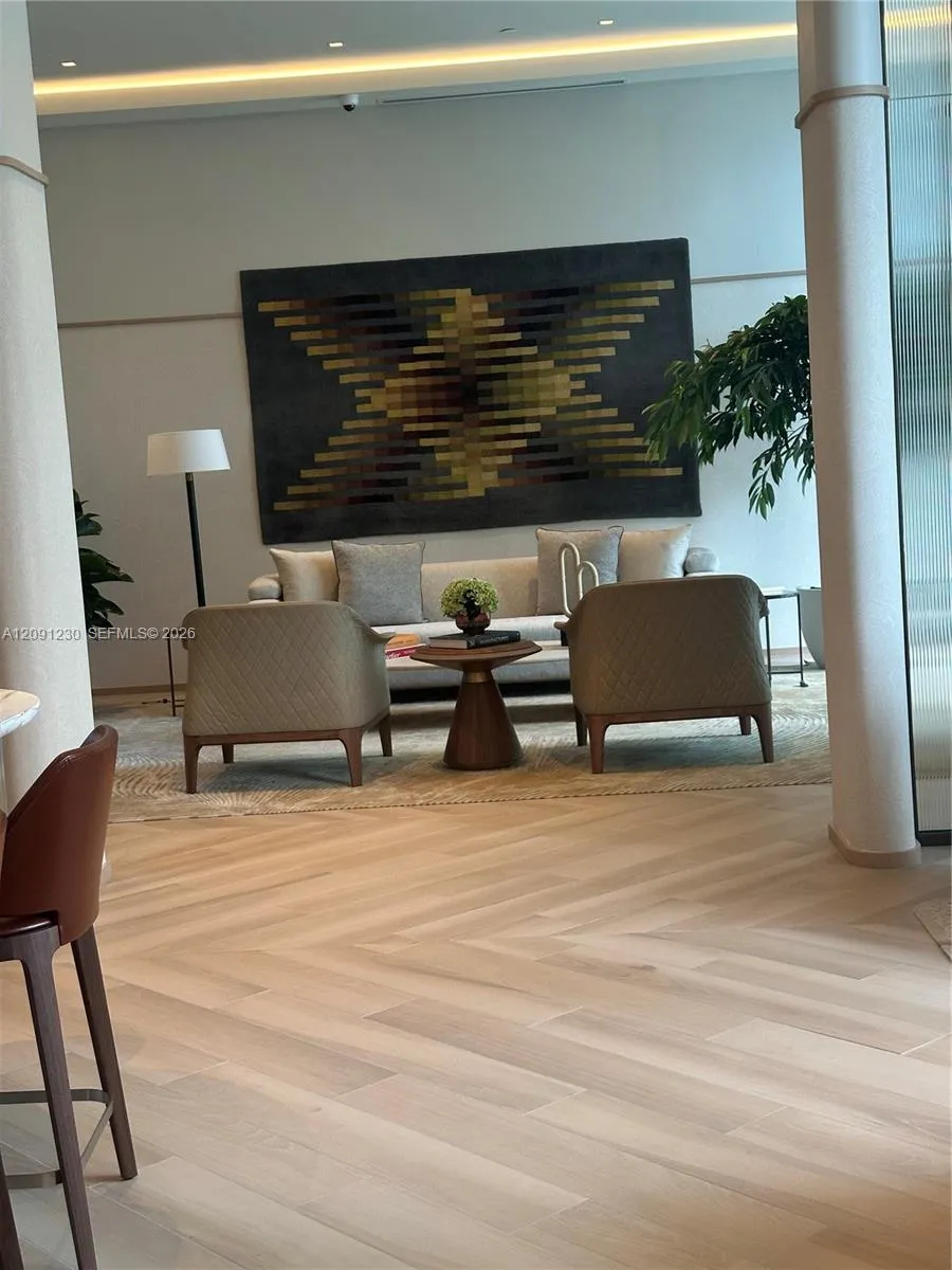 77 SE 5th st #2506 Miami, FL 33131