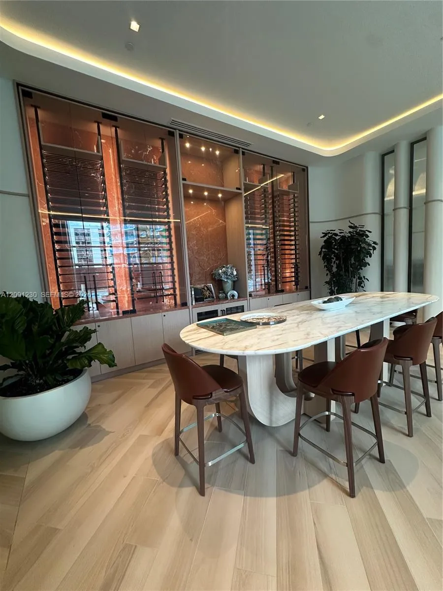 77 SE 5th st #2506 Miami, FL 33131
