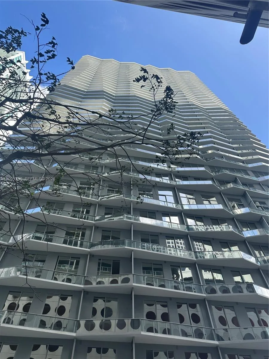 77 SE 5th st #2506 Miami, FL 33131