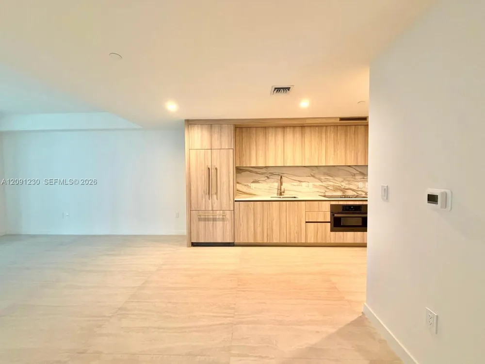 77 SE 5th st #2506 Miami, FL 33131