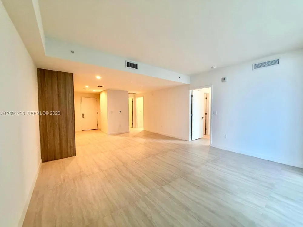 77 SE 5th st #2506 Miami, FL 33131