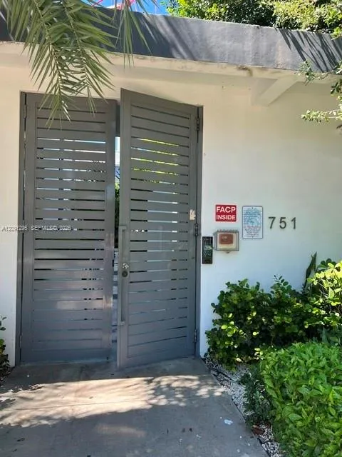 751 NW 1st St #101 Miami, FL 33128