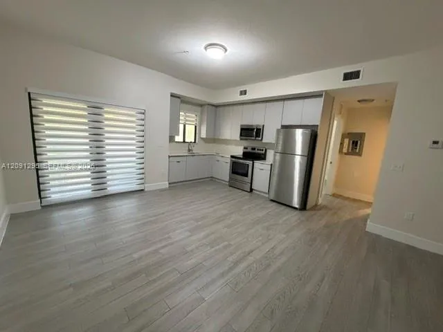 751 NW 1st St #101 Miami, FL 33128