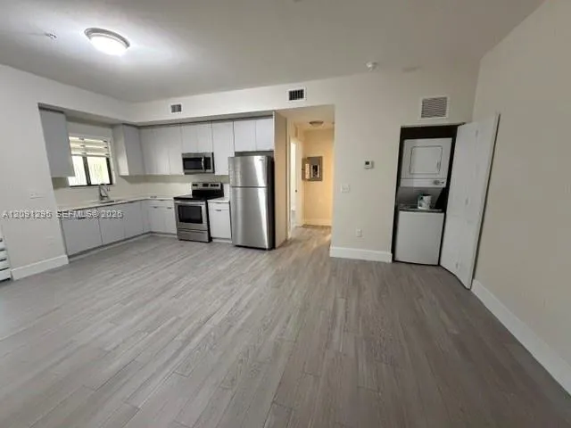 751 NW 1st St #101 Miami, FL 33128