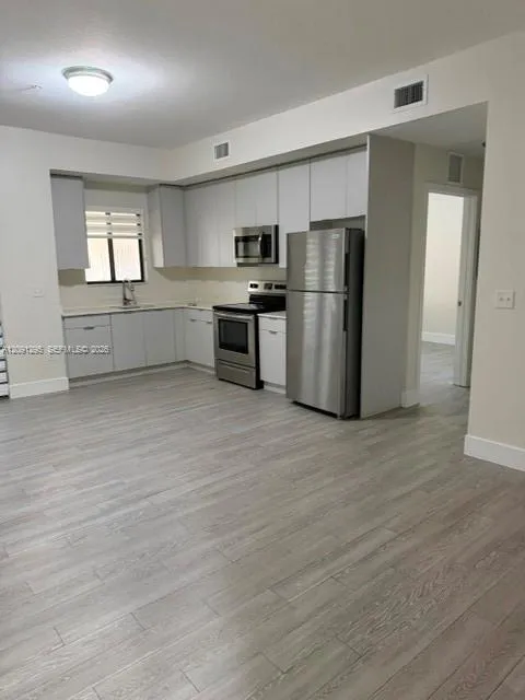 751 NW 1st St #101 Miami, FL 33128