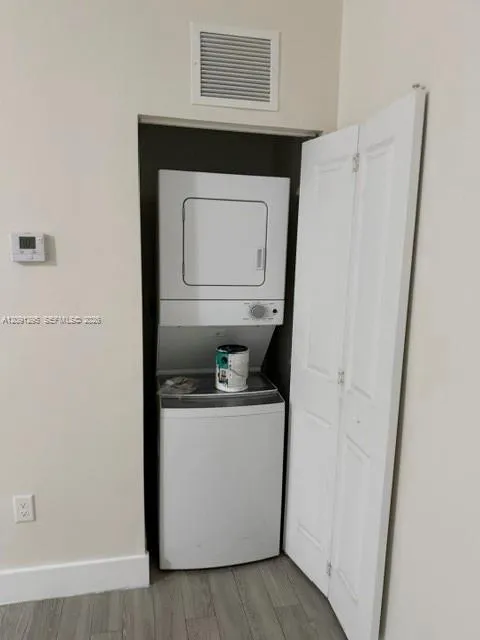 751 NW 1st St #101 Miami, FL 33128