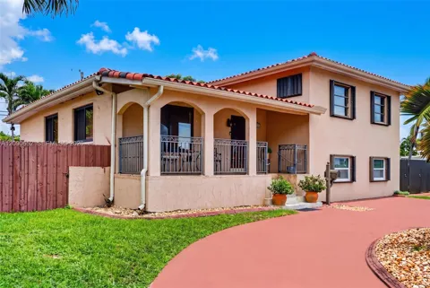 7911 SW 18th Ter