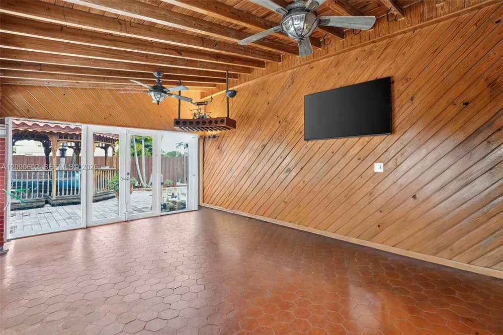 7911 SW 18th Ter Miami, FL 33155