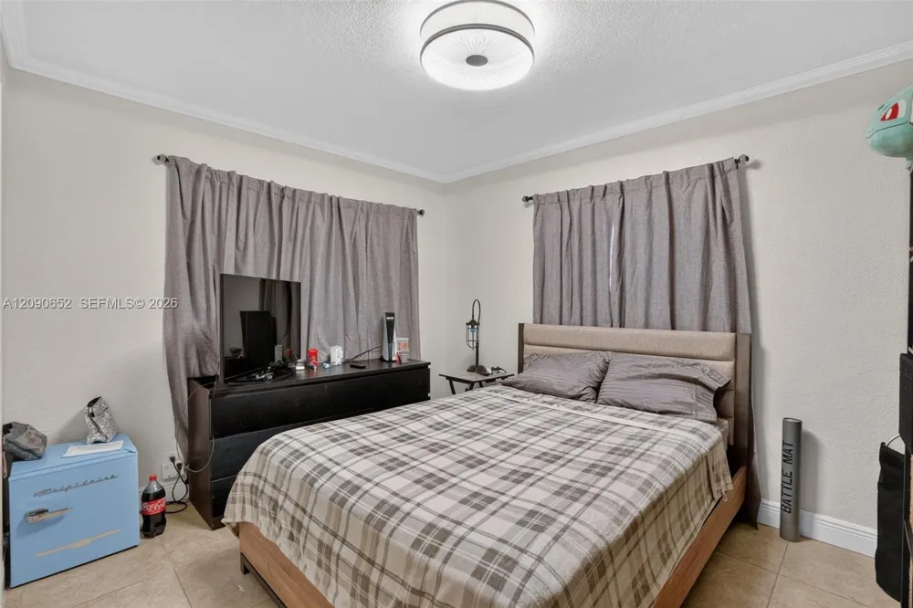 7911 SW 18th Ter Miami, FL 33155