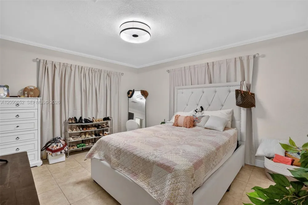 7911 SW 18th Ter Miami, FL 33155