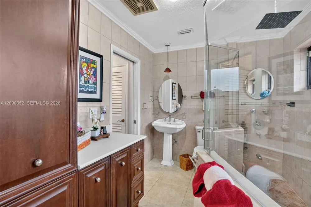7911 SW 18th Ter Miami, FL 33155