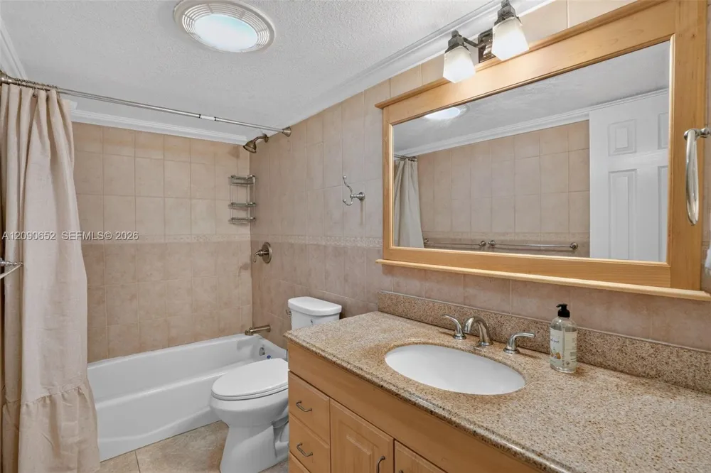 7911 SW 18th Ter Miami, FL 33155