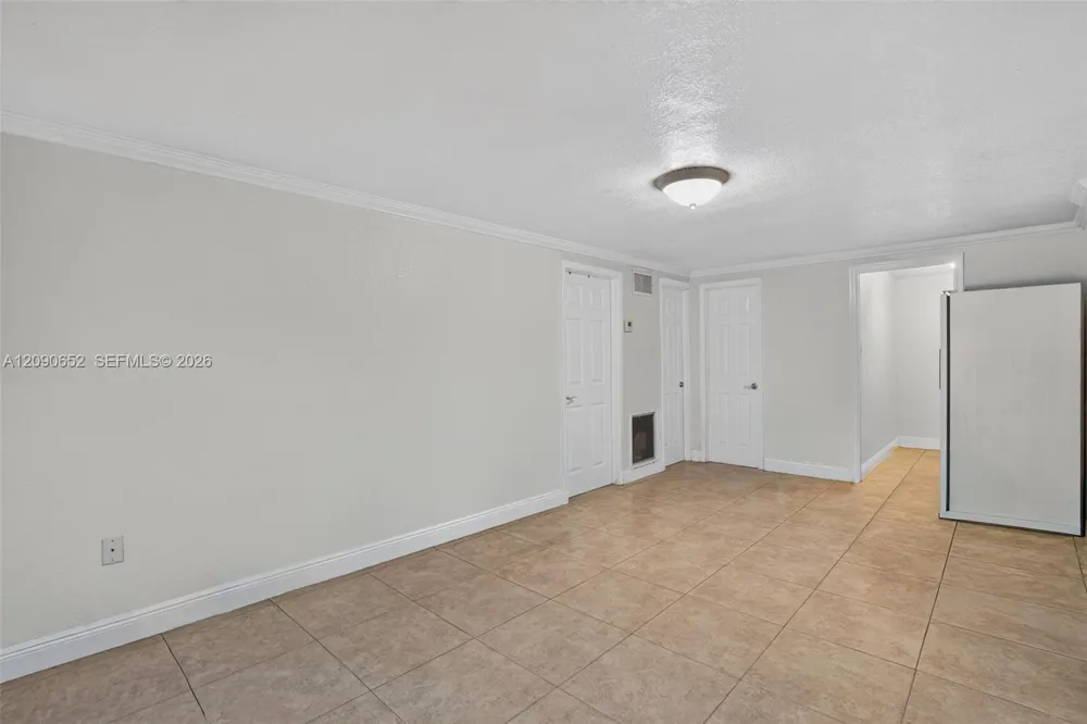 7911 SW 18th Ter Miami, FL 33155