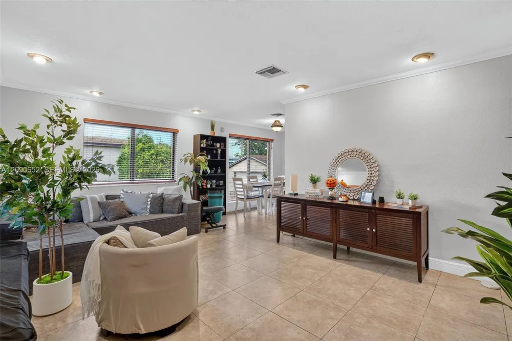 7911 SW 18th Ter Miami, FL 33155