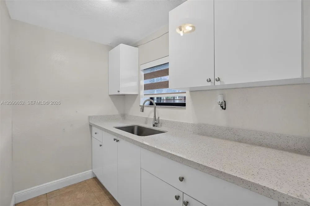 7911 SW 18th Ter Miami, FL 33155