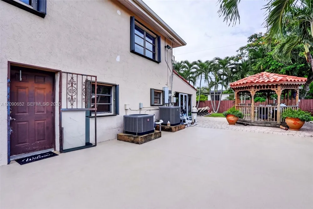7911 SW 18th Ter Miami, FL 33155