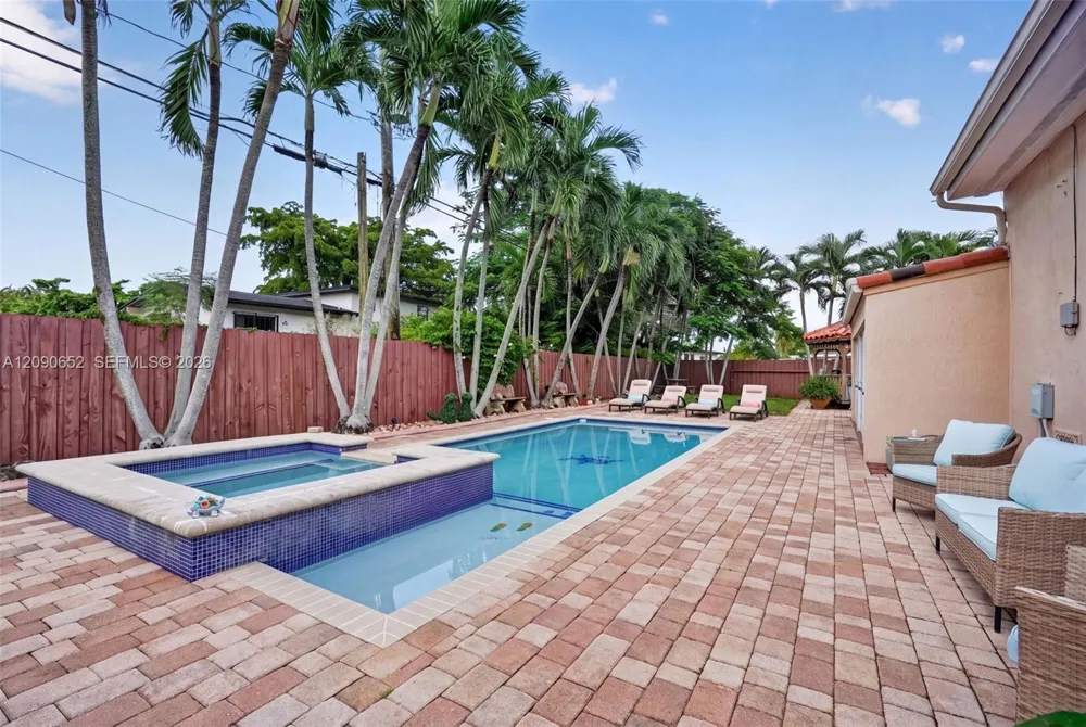 7911 SW 18th Ter Miami, FL 33155