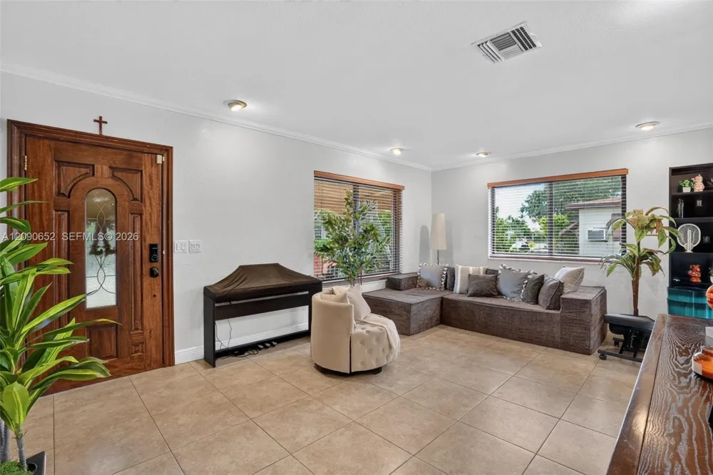 7911 SW 18th Ter Miami, FL 33155