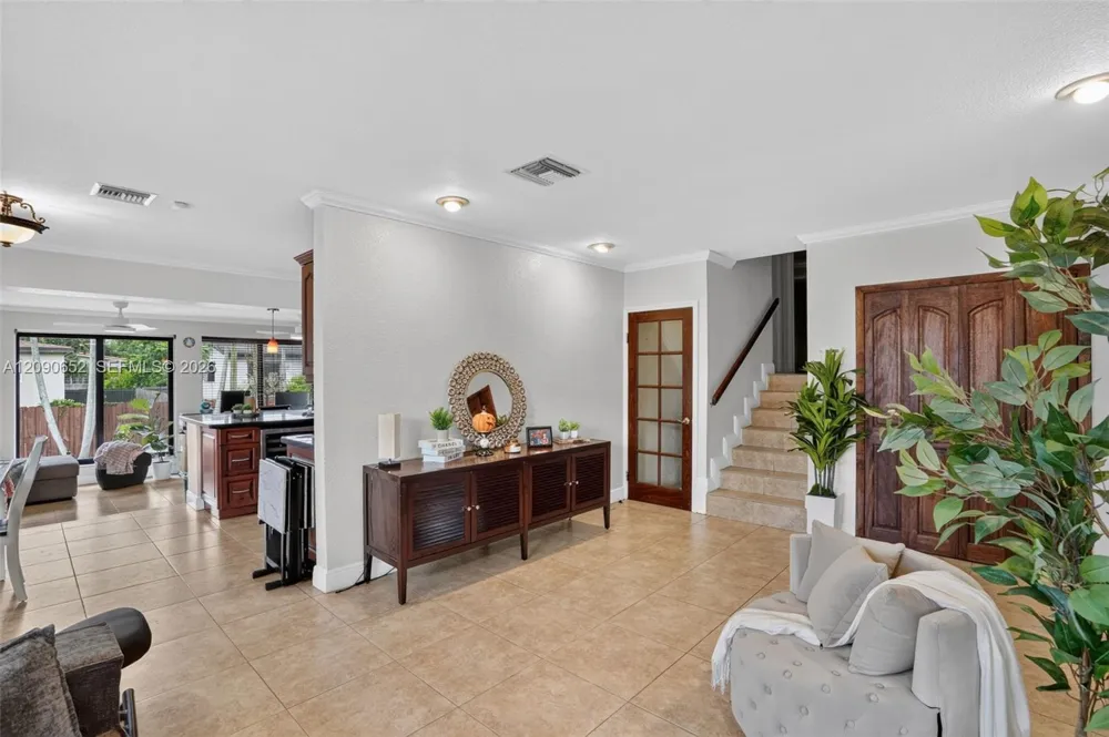 7911 SW 18th Ter Miami, FL 33155