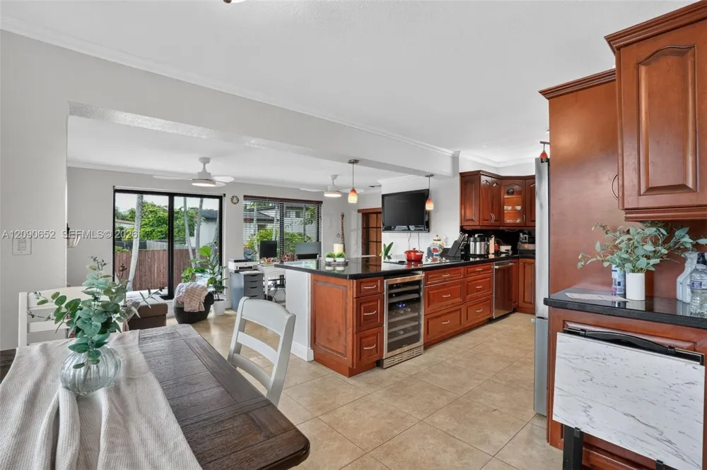 7911 SW 18th Ter Miami, FL 33155