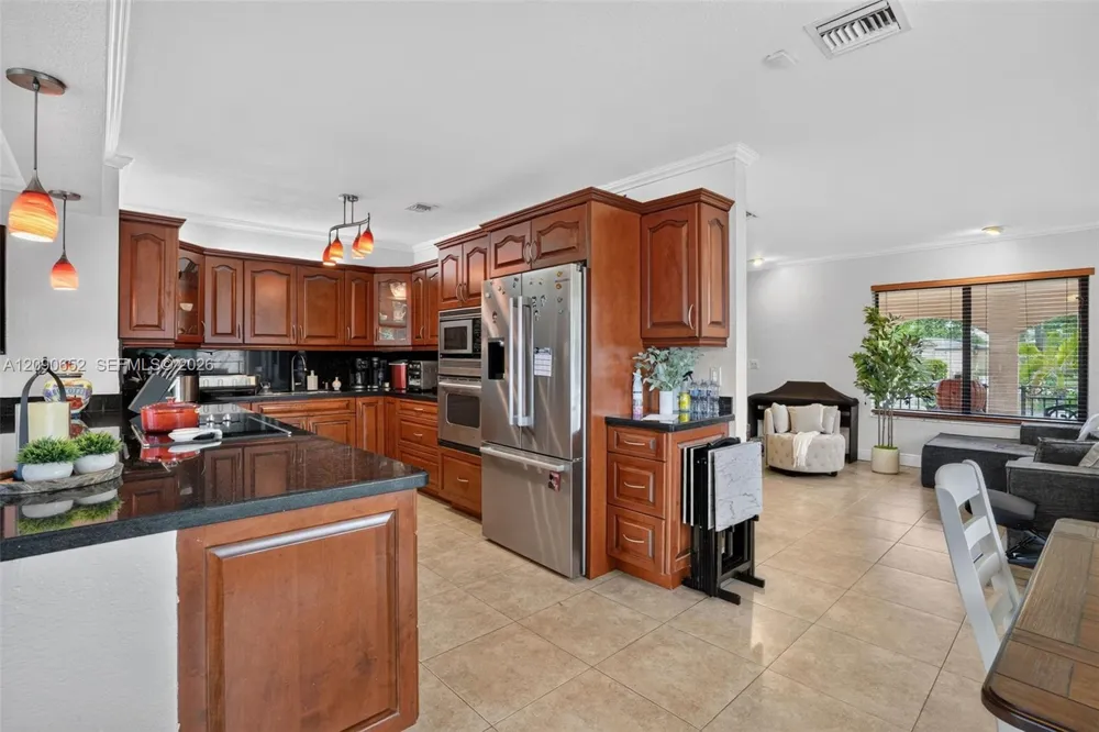 7911 SW 18th Ter Miami, FL 33155