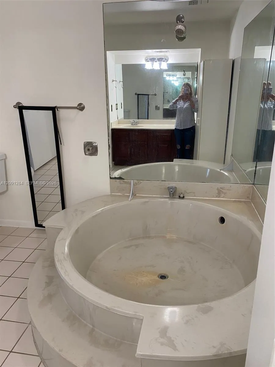 11561 SW 64 ST #B Miami, FL 33173