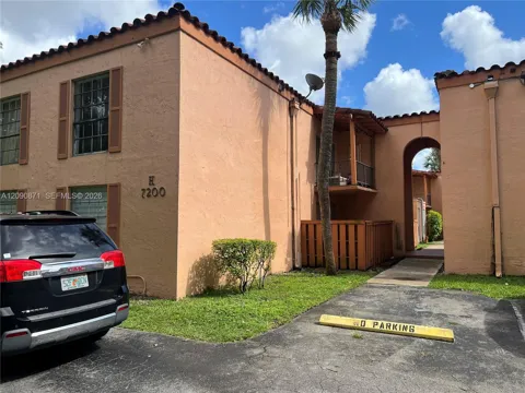 7200 Fairway Dr #H5
