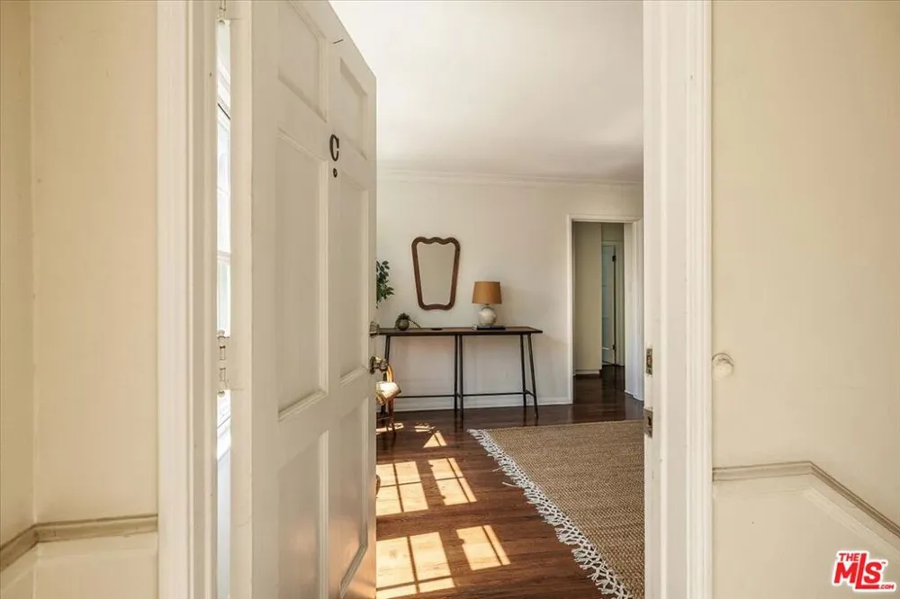 4113 Perlita Avenue #C Los Angeles, CA 90039